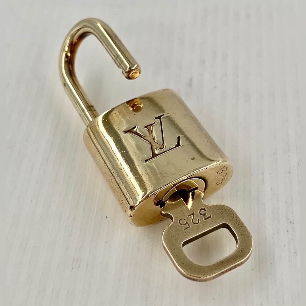 Authentic VGUC Louis Vuitton LV Lock & Key - #325 - Picture 7 of 7